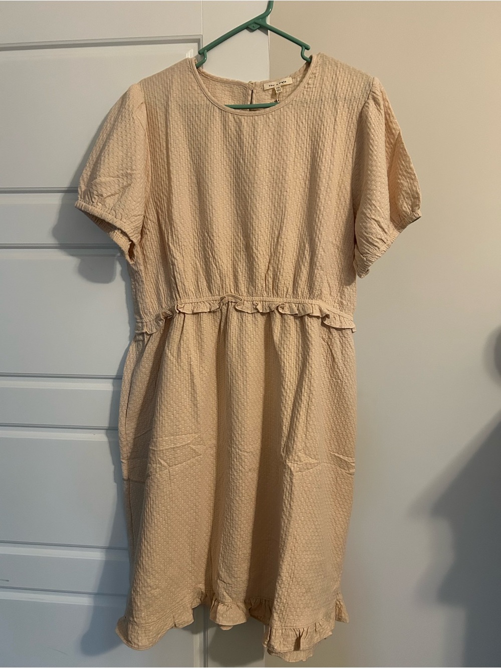 tea n rose Soft Cream Ruffle-Waist Casual Dress
